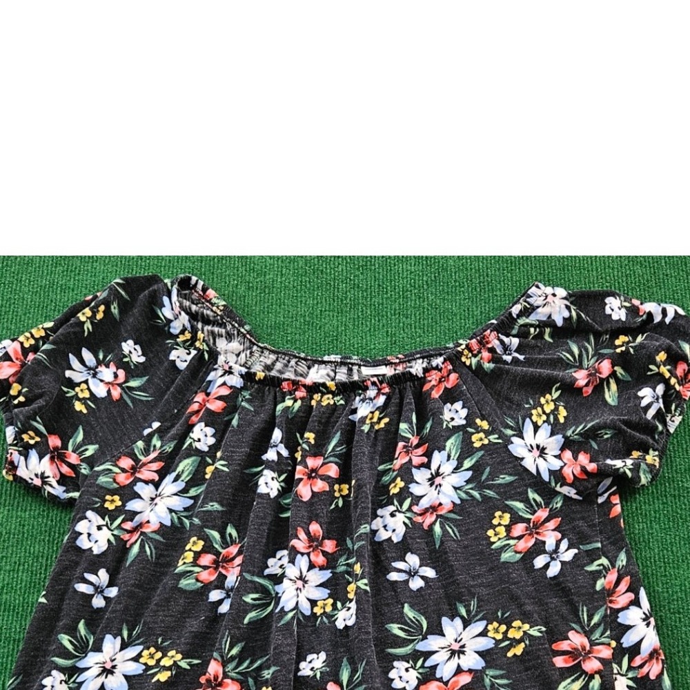 Old Navy Floral Print Top Womens Small Black Multi Color Blouse Shirt - Picture 2 of 4